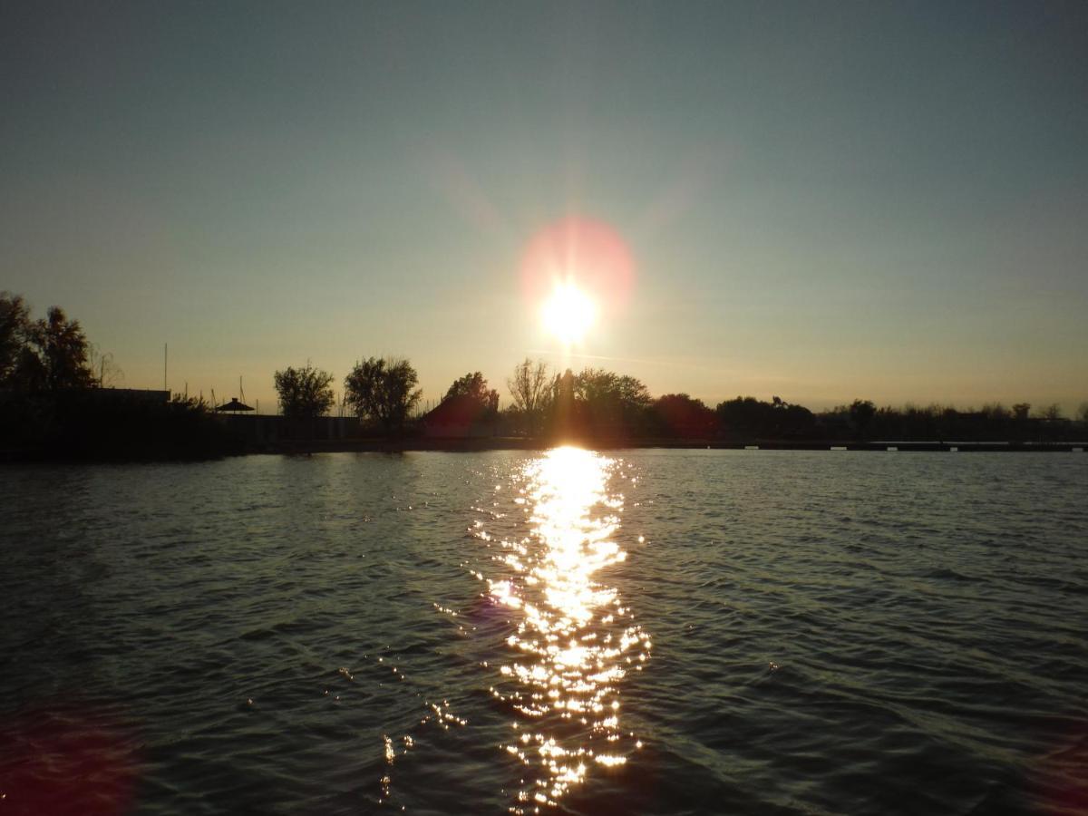 Pfahlbau Sunset I Toplage Elektroboot Inklusive Hébergement de vacances *