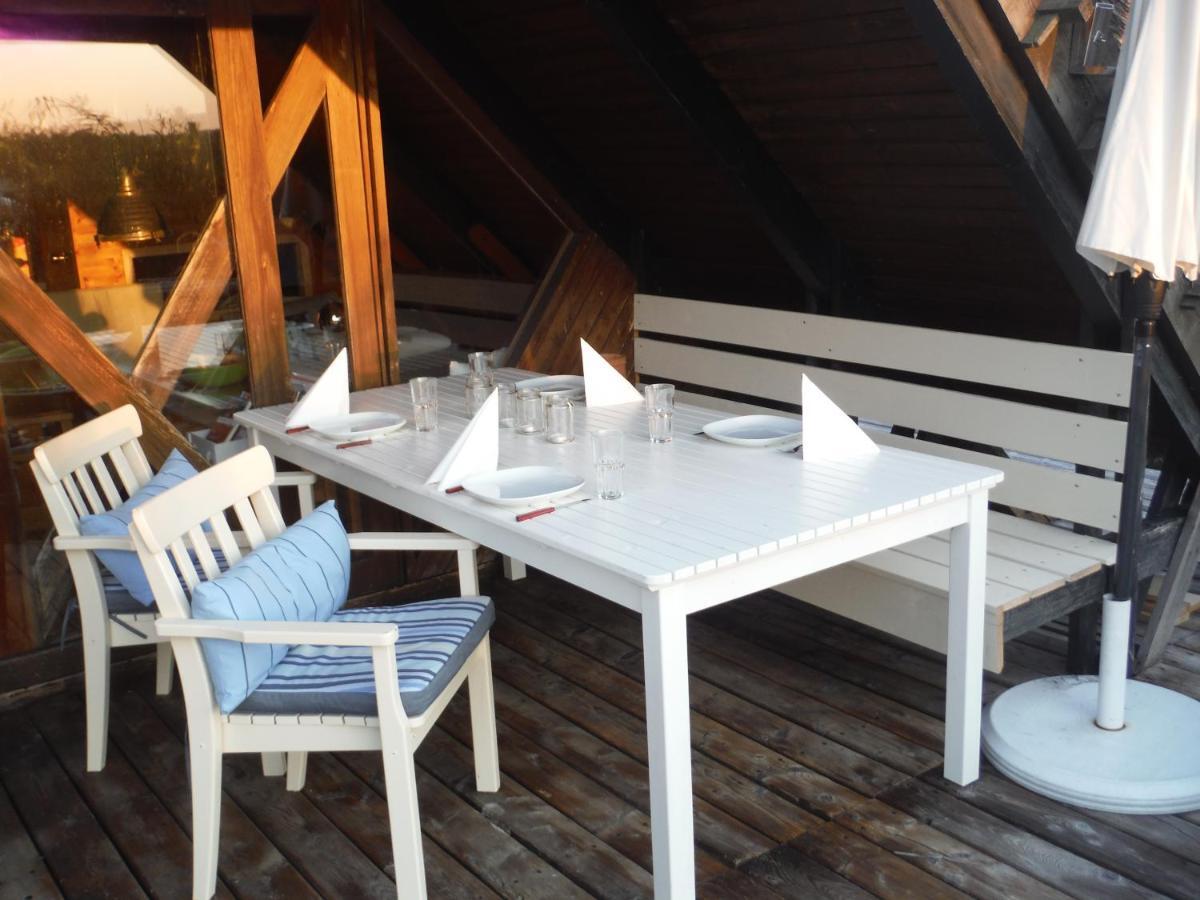 Hébergement de vacances Pfahlbau Sunset I Toplage Elektroboot Inklusive *