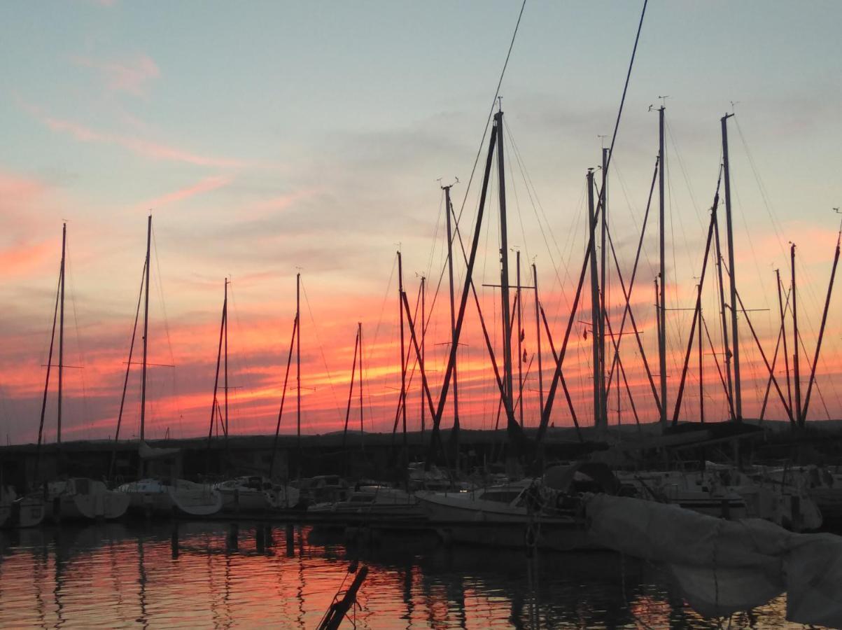 Pfahlbau Sunset I Toplage Elektroboot Inklusive * Rust
